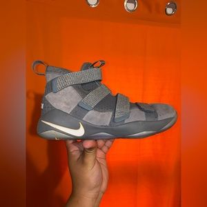 Nike Lebron Zoom Soldier 11 Cool Gray Suede